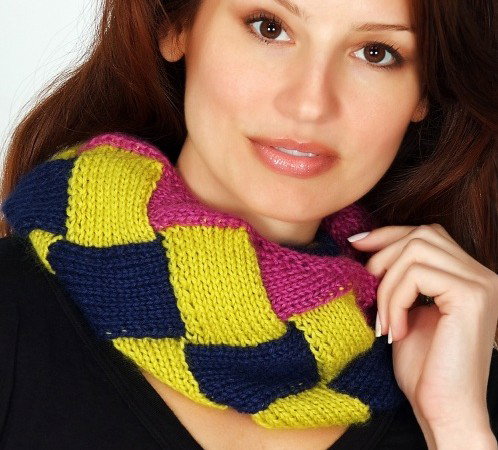 Entrelac Cowl